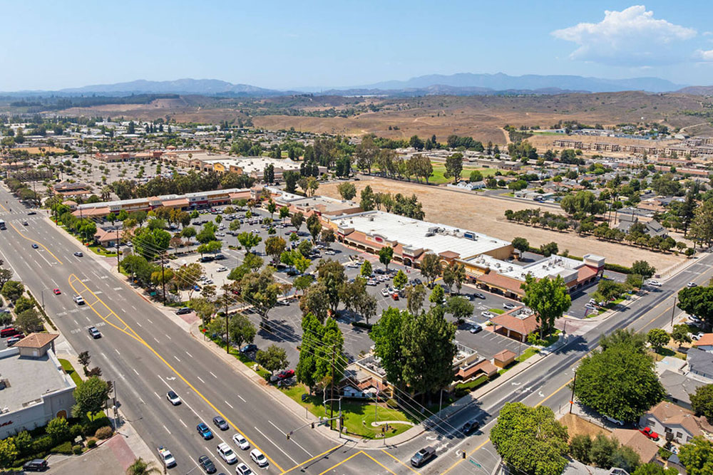 la palma avenue and valley view street intersection