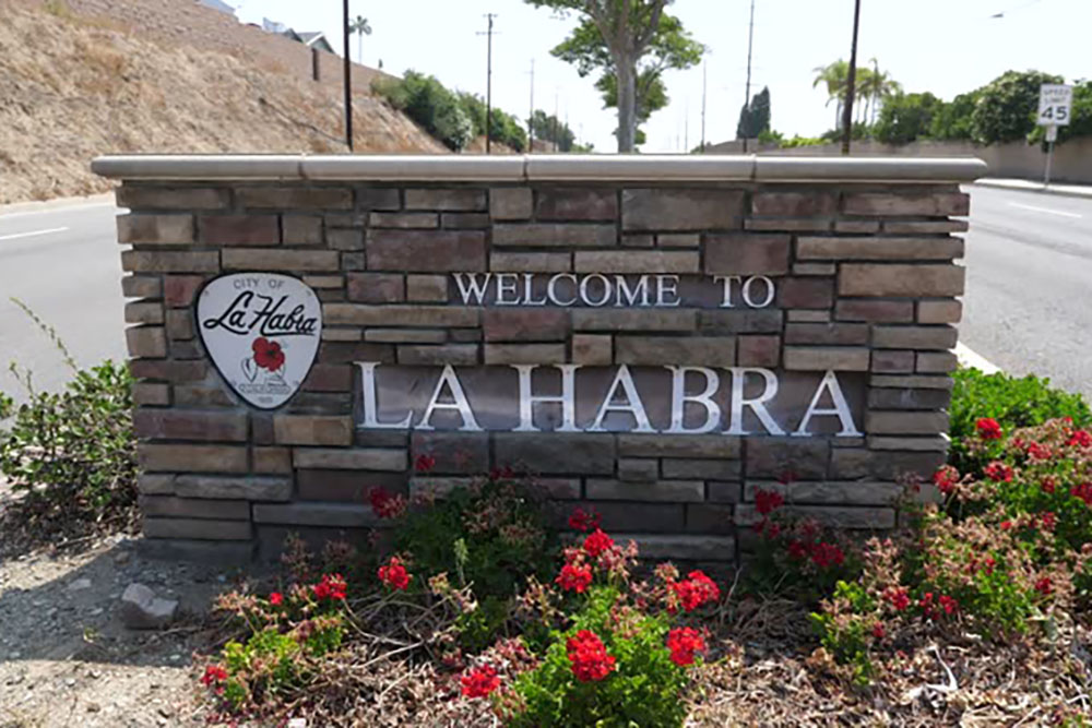 city of la habra california public welcome sign