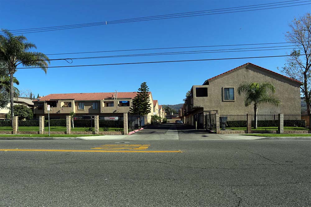 santiago blvd in villa park california